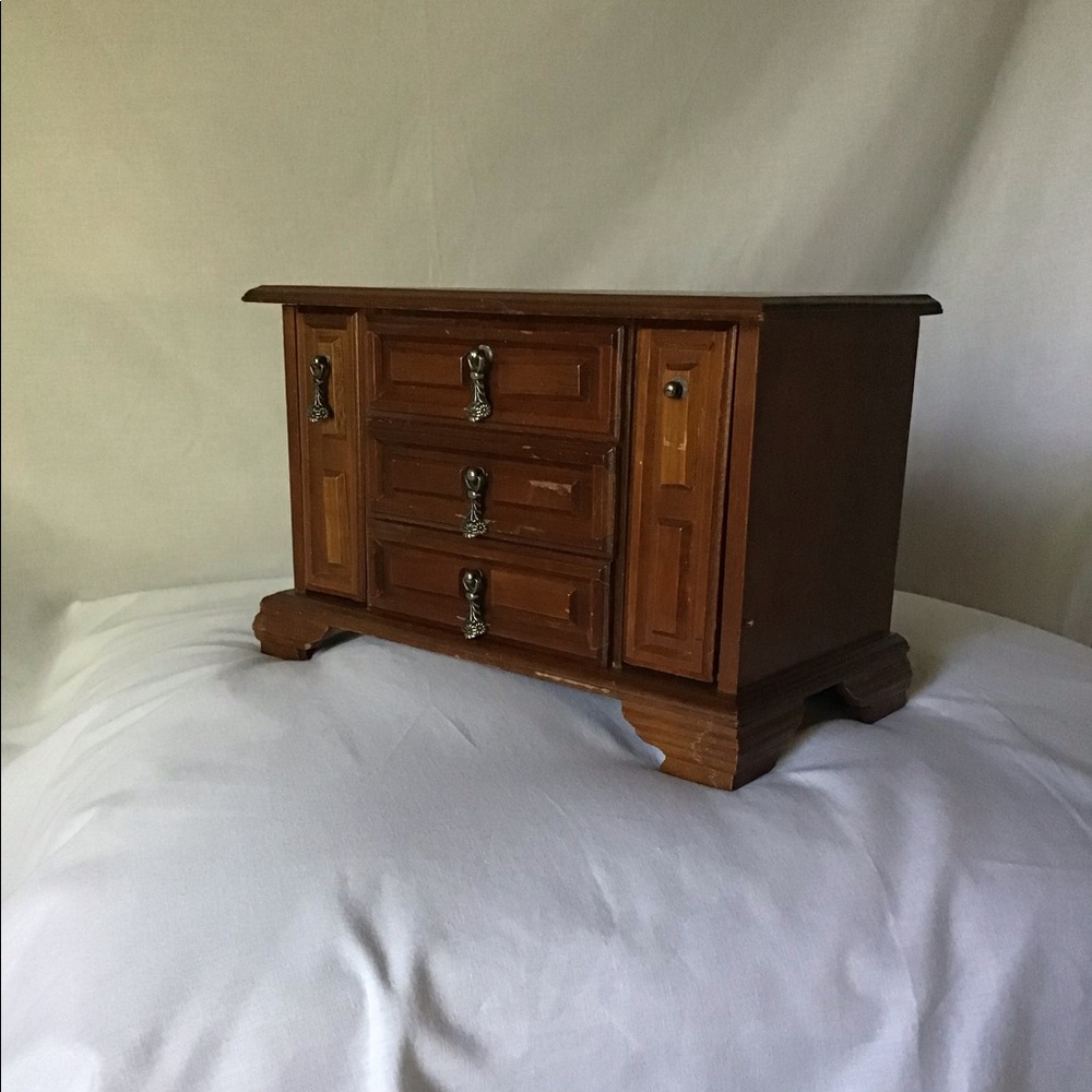 Musical Jewelry Box (12x6) works great